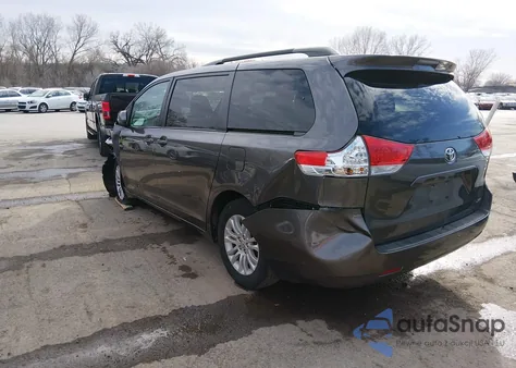 2012 Toyota Sienna Xle V6 8 Passenger from USA, damaged, VIN 5TDYK3DC8CS226243